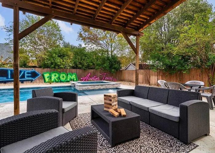 Sun Filled W Gorgeous Pool Hottub Gameroom *